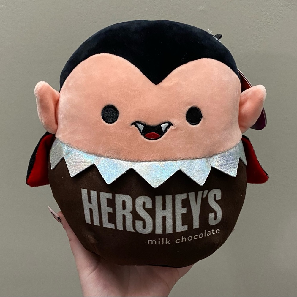 Squishmallow 8” (NWT) Hershey’s Milk chocolate Vlad the vampire teddy bear